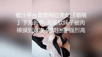   巨乳挺拔的小女友，骑乘震得她两个乳房飞上飞下！