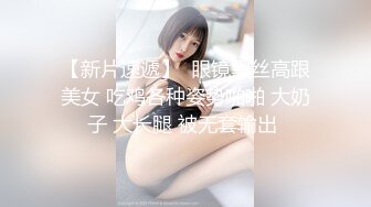 黑客破解网络摄像头监控偷拍在小商店睡觉的夫妻一边看剧一边调情做爱骑乘侧入媳妇