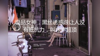 两个学生在后山野战，女孩拿着我的鸡巴就猛舔