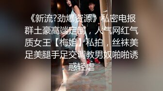  满背纹身萌萌哒双马尾美妞，无聊和炮友来一炮，特写深喉吸吮很卖力，主动上位骑乘，扶着屁股一顿猛操