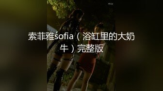 小胖哥2800元约了位高颜值长裙美女上门服务,人美身材好,还有点腼腆害羞