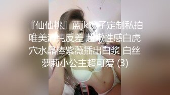 商城女厕蹲守露脐T恤破洞牛仔小正妹,丰满的胸部和鲜嫩穴肉真馋人