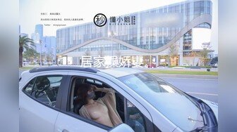 肉肉身材紫衣牛仔裤妹子 洗完澡加钟再来一炮 伸进牛仔裤摸屁股